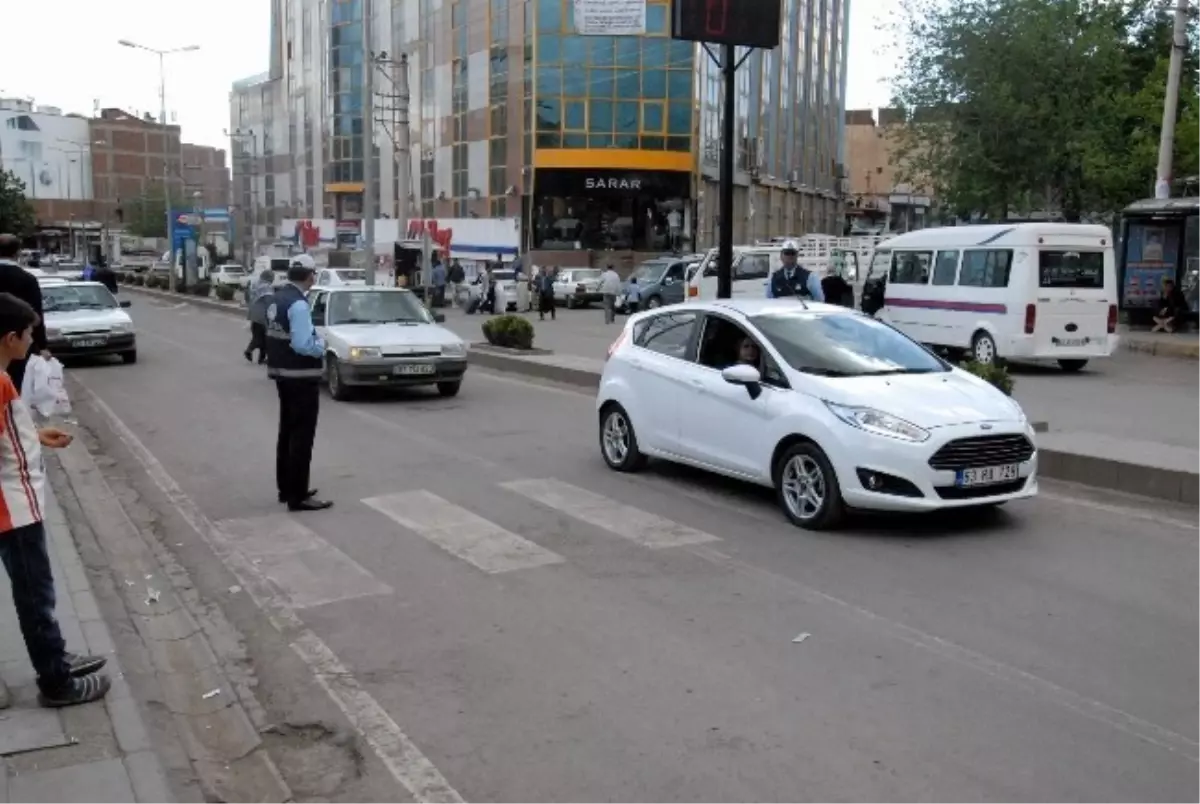 Siverek\'te Trafik Zabıta Ekiplerinin Trafik Denetimleri