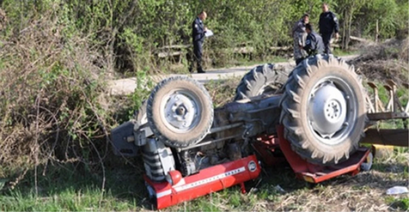Suluova\'da Traktör Devrildi: 1 Ölü