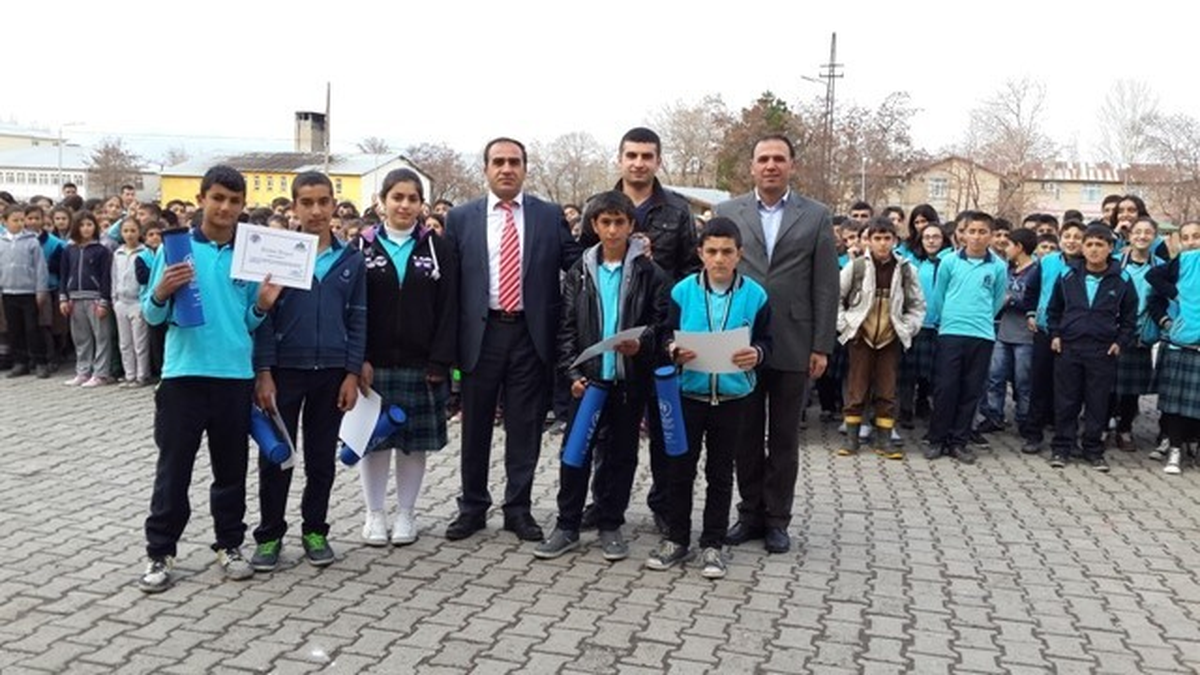 Varto Yatılı Bölge Ortaokulu Satranç Turnuvasında Birinci Oldu