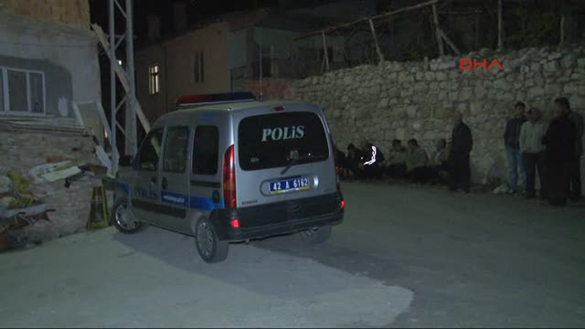 23 Nisan\'da Şiir Okuyacak Olan 9 Yaşındaki Yunus, Çamaşır İpinde Asılı Bulundu