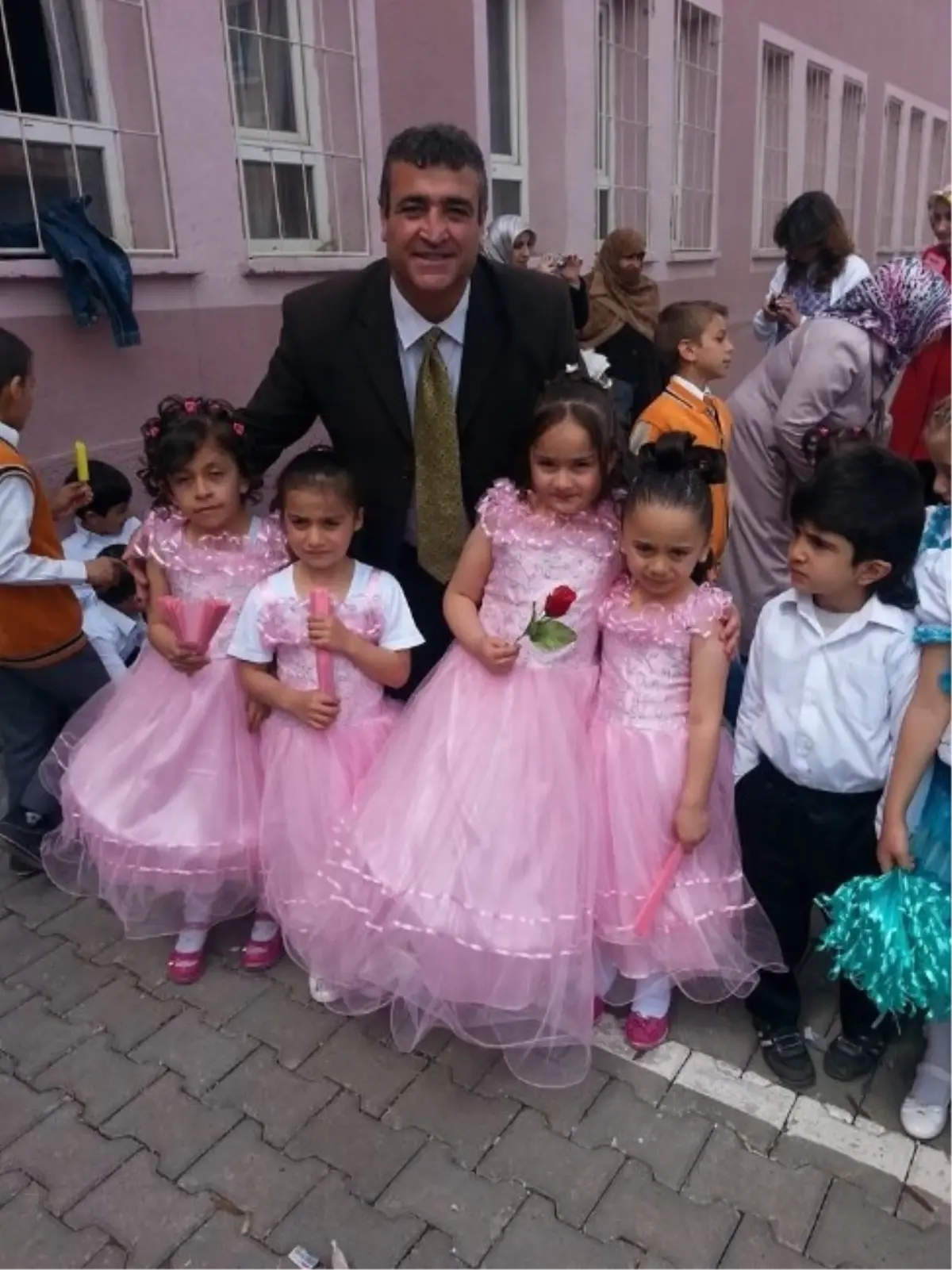 Aşkale\'de 23 Nisan Etkinlikleri Renkli Görüntülere Sahne Oldu