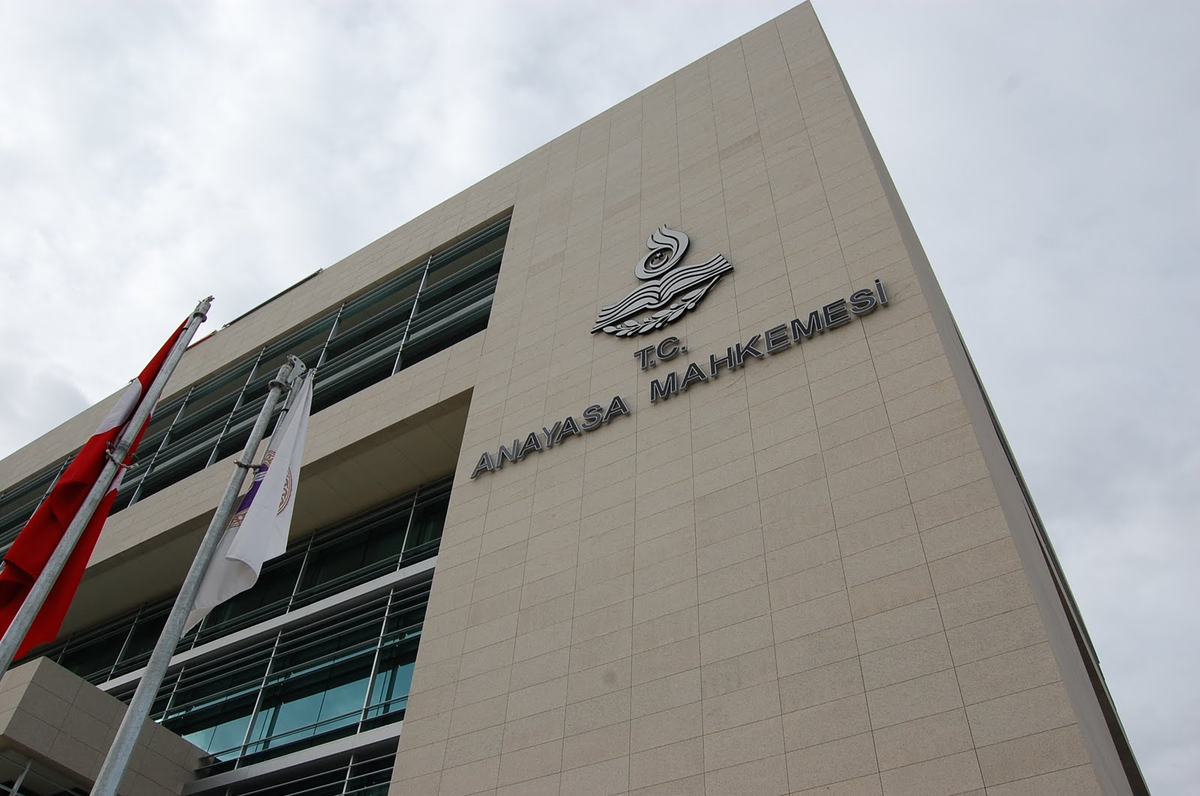 AYM 11 Parti Hakkında Suç Duyurusunda Bulundu