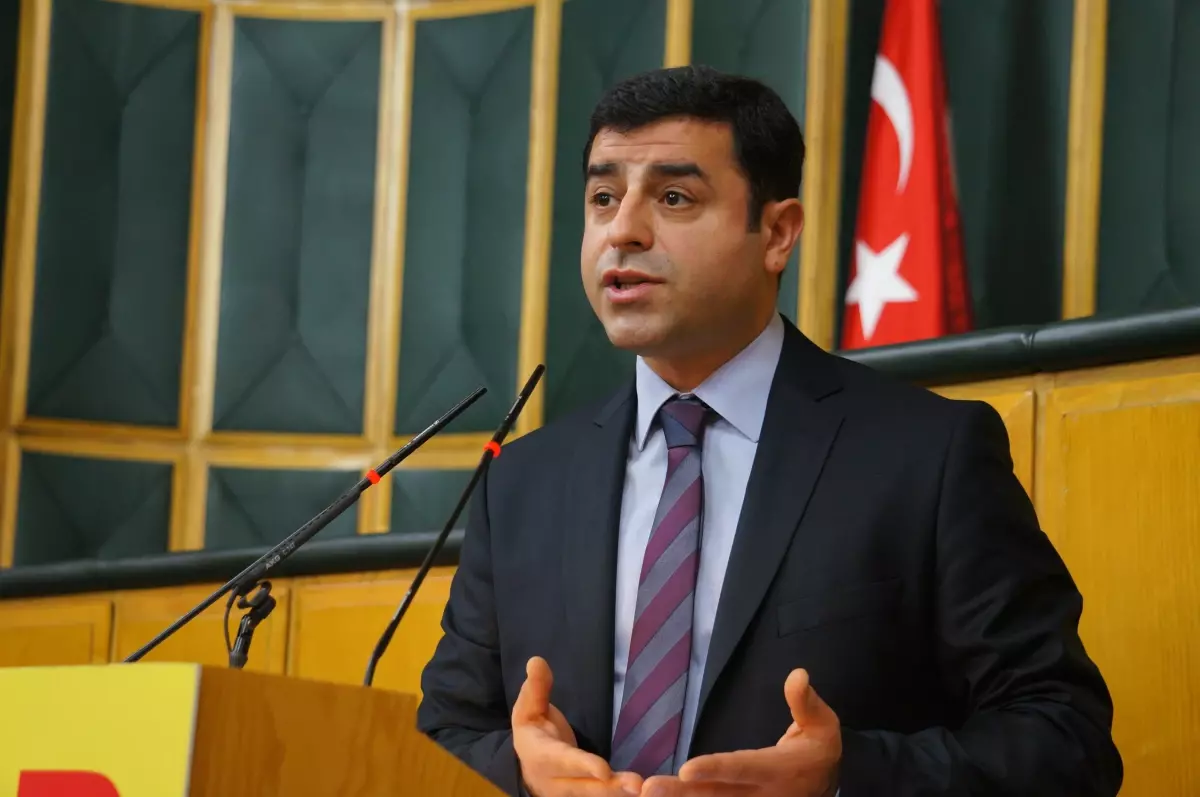 BDP\'li Demirtaş: Kimse Kendini Çankaya Hayallerine Kaptırmasın