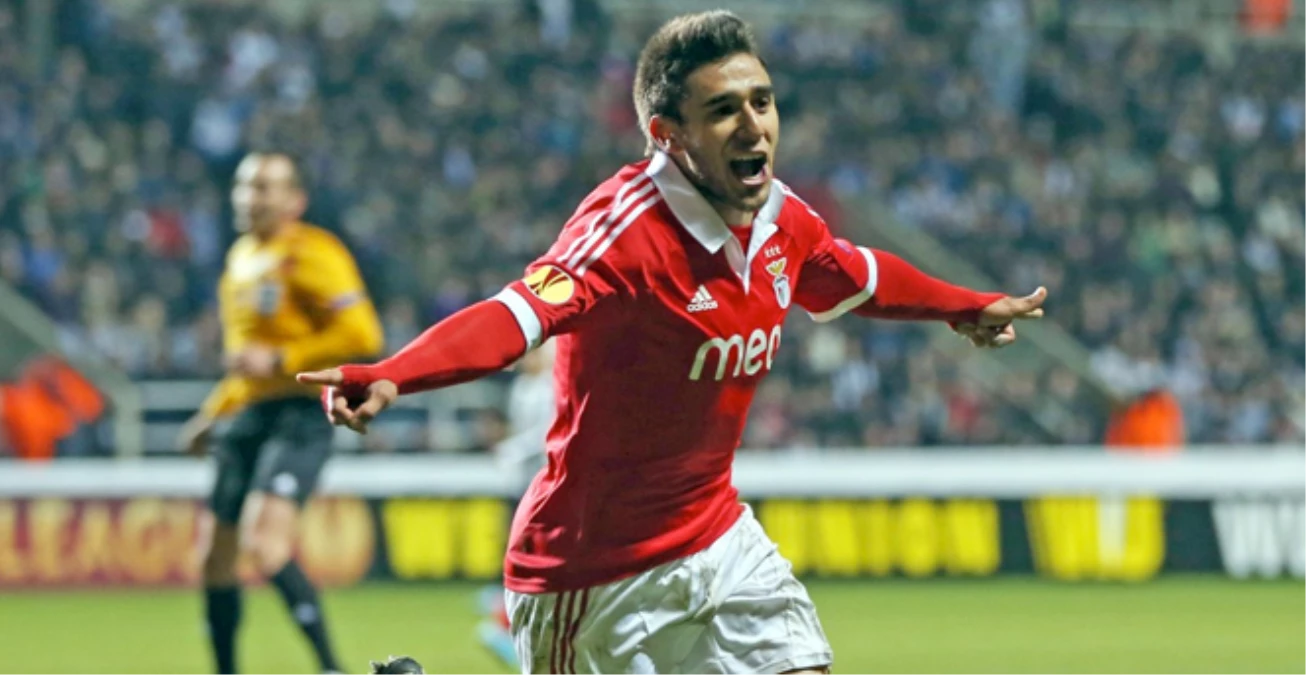 Benfica\'da Salvio, Kolundaki Kırık Nedeniyle Sezonu Kapattı