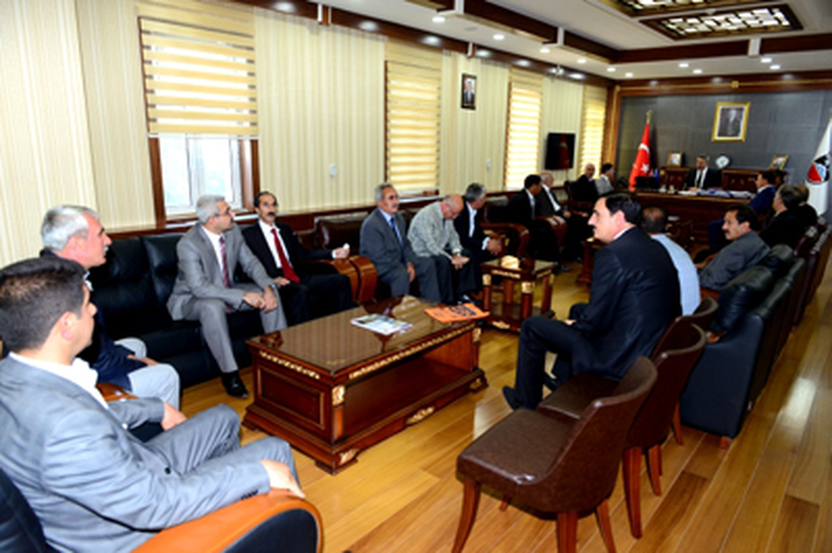 Diyarbakır İl Genel Meclis Üyeleri Vali Kıraç\'ı Ziyaret Etti