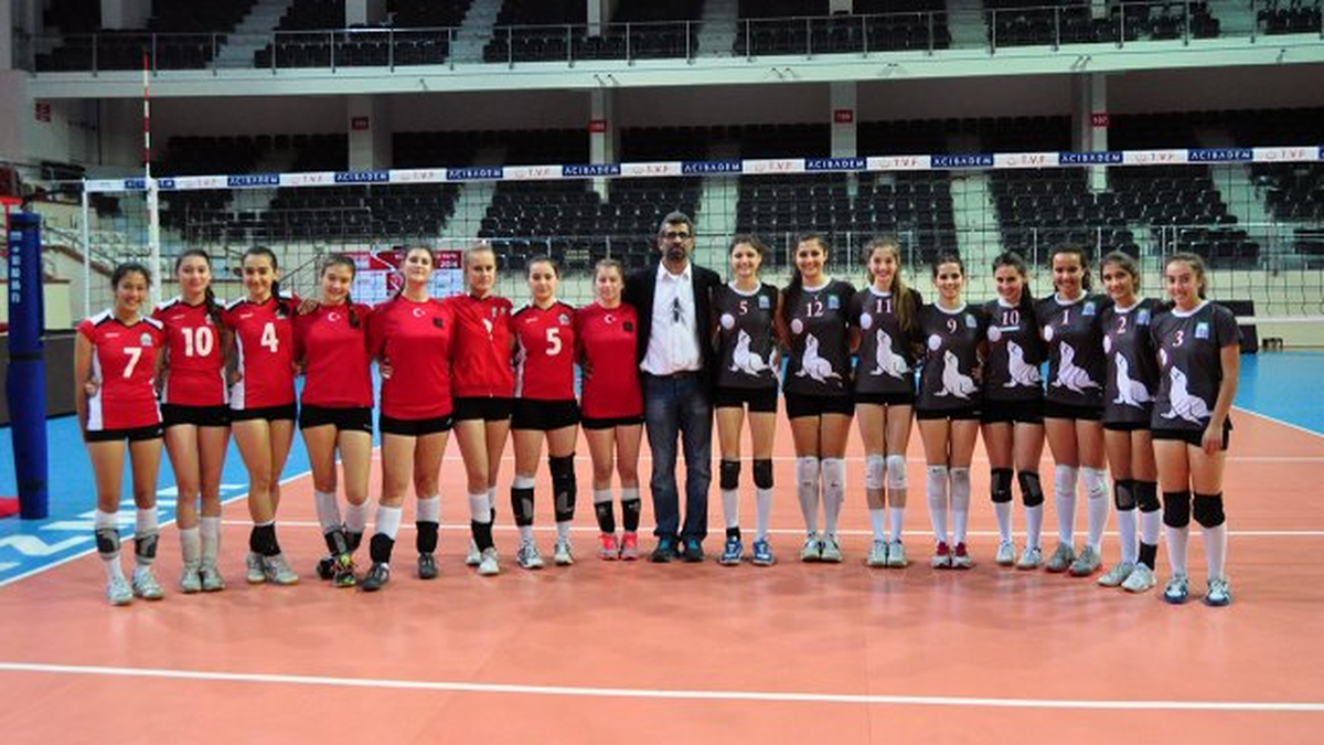 Foça Belediyespor\'dan, Salon Kuşatması