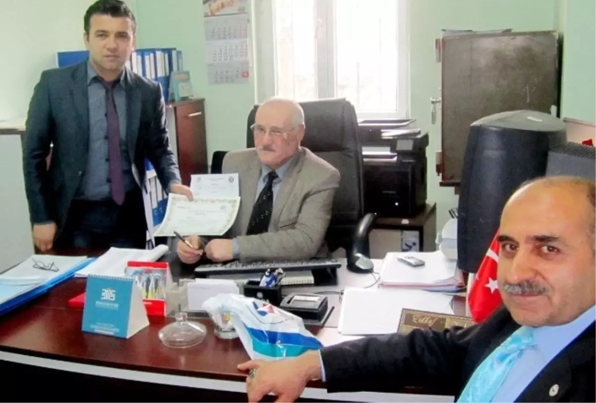 Karayazı\'da Büro Memur Sen %98 Başarı Sağladı