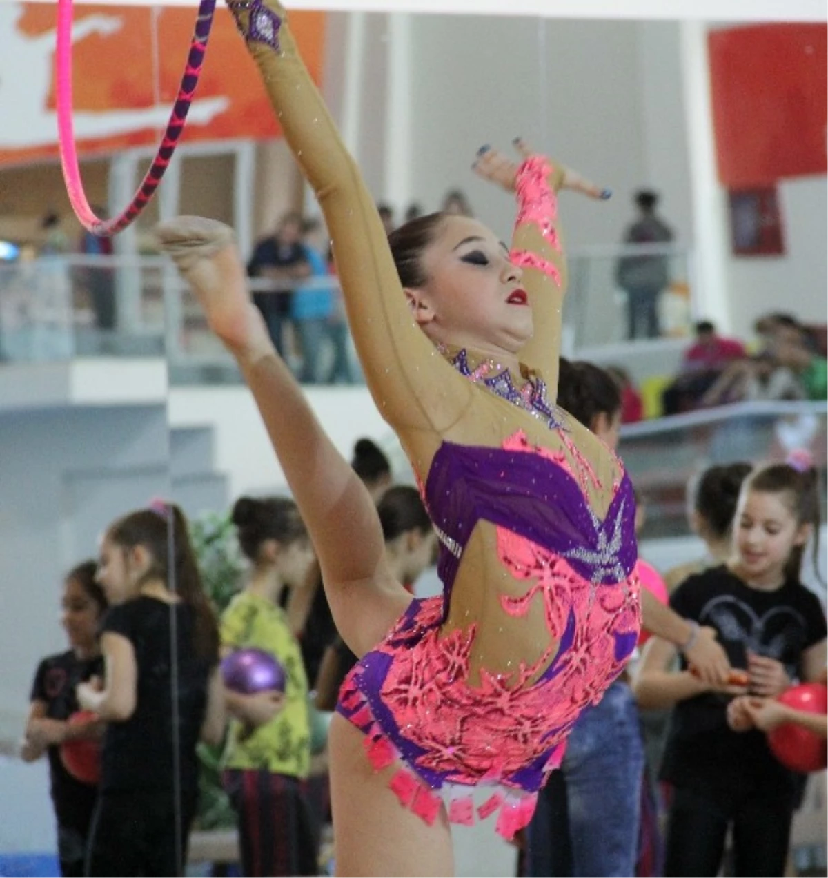 Ritmik Cimnastik Türkiye Şampiyonası Mersin\'de Yapıldı