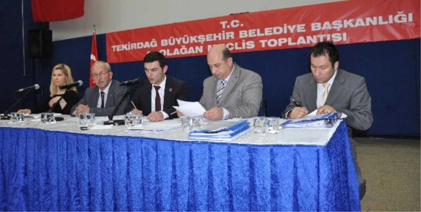 Tekirdağ Büyükşehir Belediye Başkanı Albayrak\'tan Meclis Üyelerine Uyarı