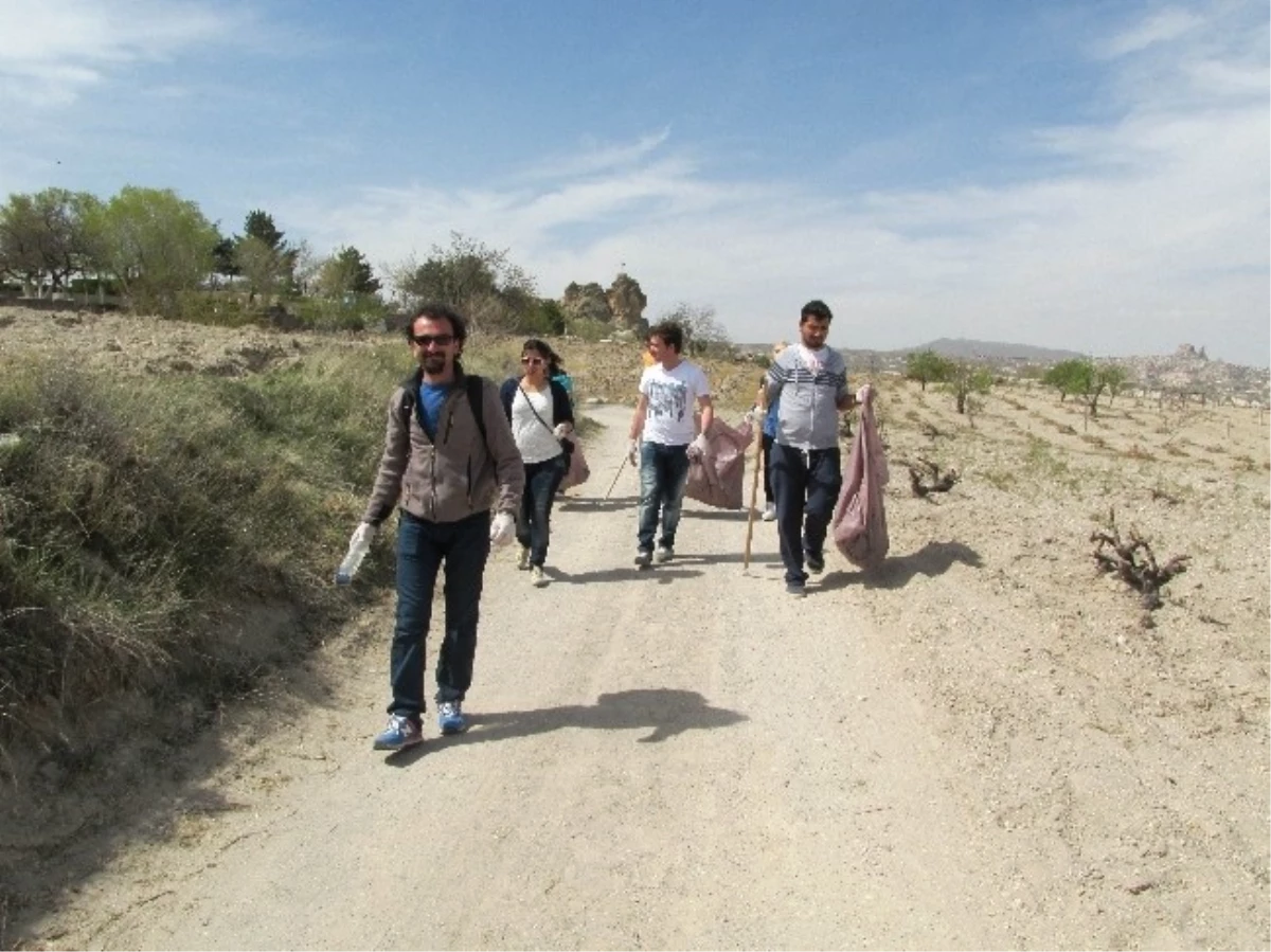 Turizm Fakültesi Öğrencileri Vadi Temziliği Yaptı