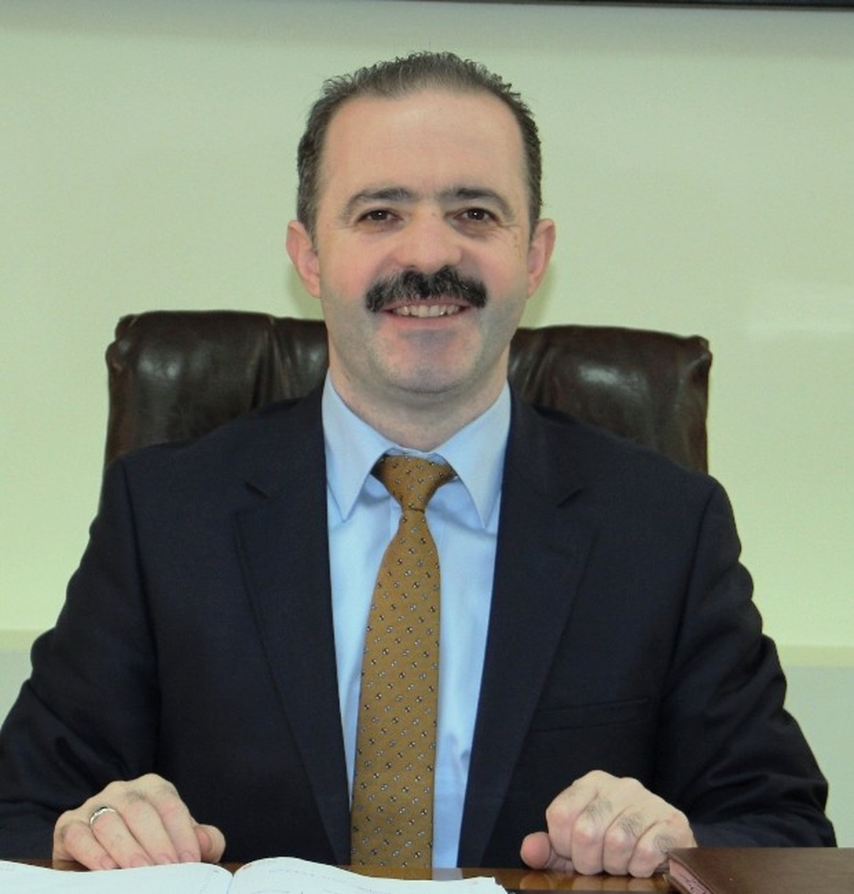 Tuşba Belediye Başkanı Özgökçe\'den 23 Nisan Mesajı