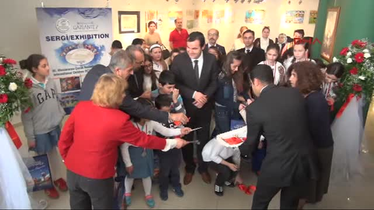 Uluslararası Çocuk Resimleri Yarışması Sergisi Gaziantep\'te Açıldı