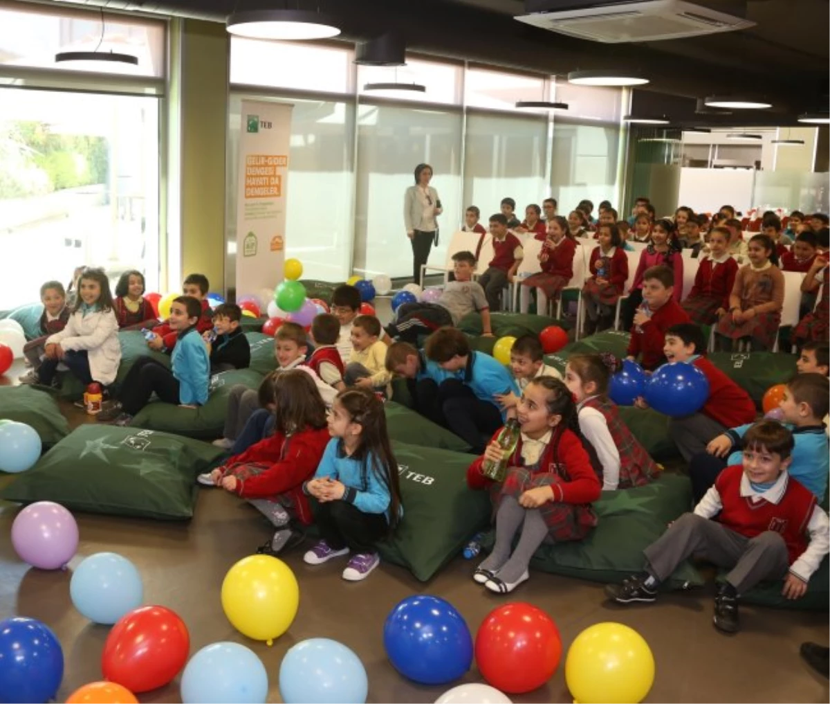 Ümraniye\'de Çocuklar 23 Nisan\'ı TEB Çocuk Şenliğiyle Kutladı