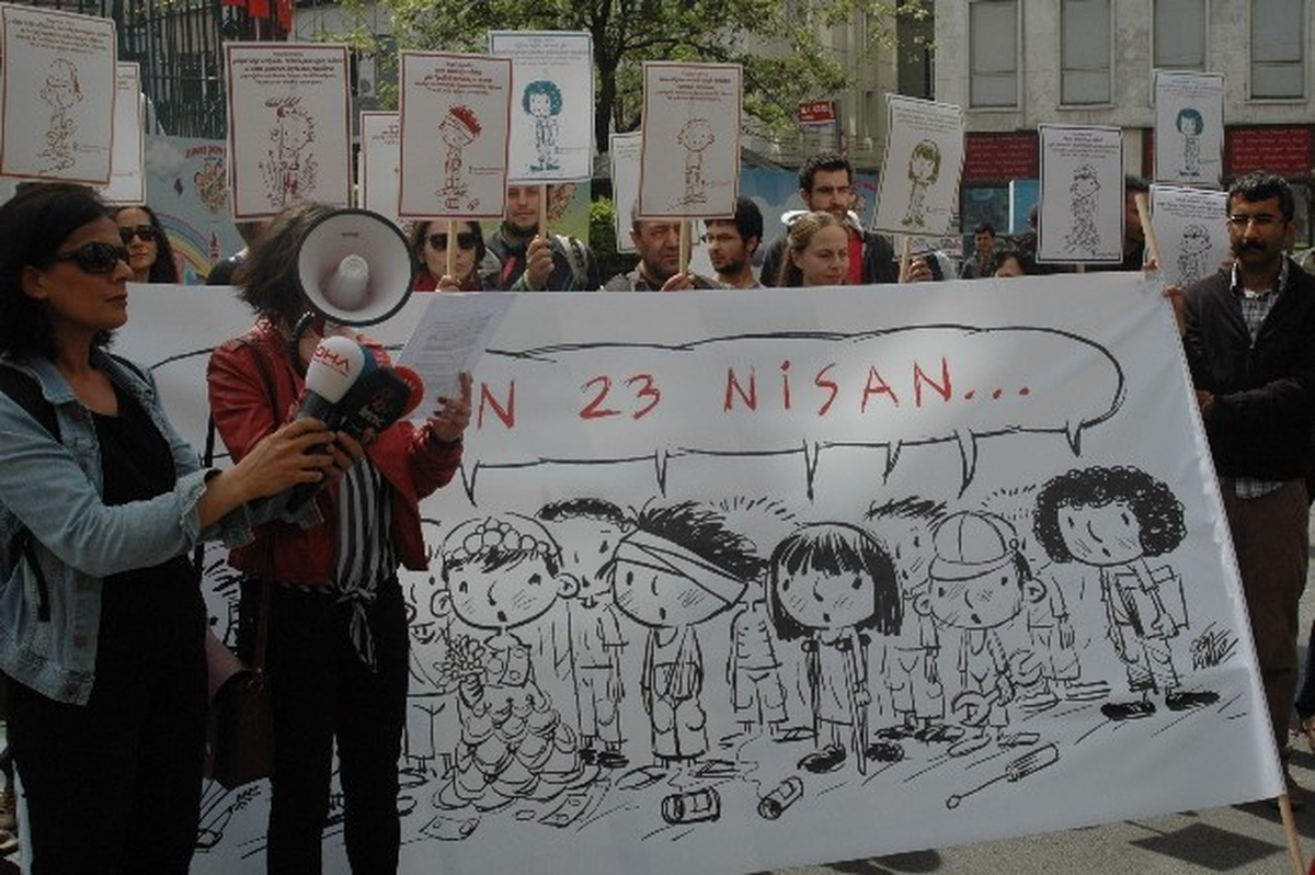 23 Nisan\'da Çocuklara Karşı Şiddet Protesto Edildi