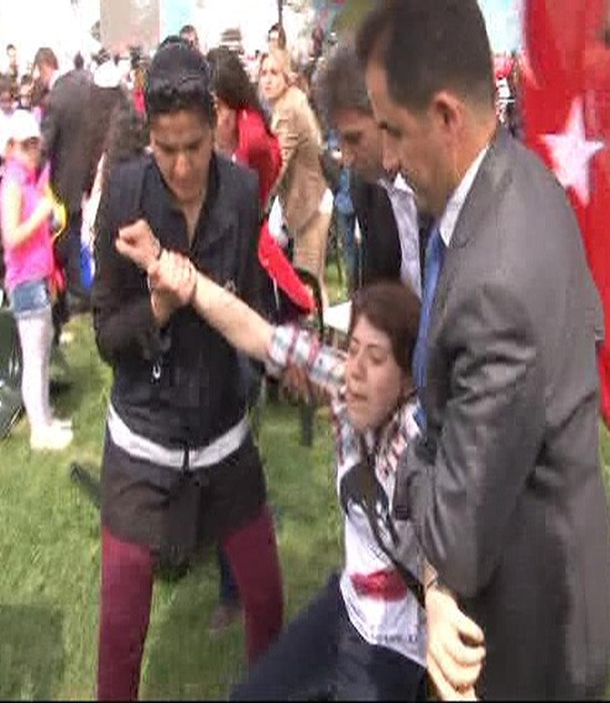 23 Nisan Şenliğinde \'Berkin Elvan\' Protestosu