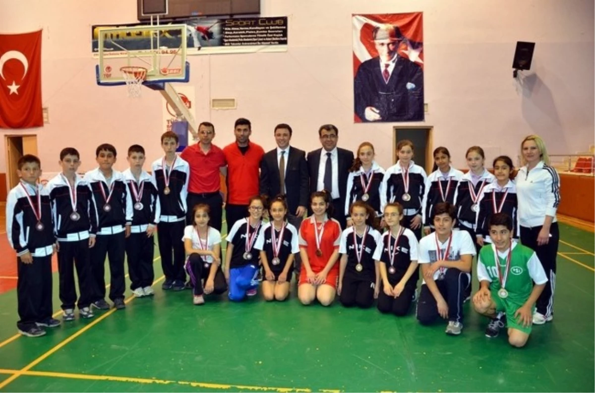 Badminton Ulusal Egemenlik Kupası Sahiplerini Buldu