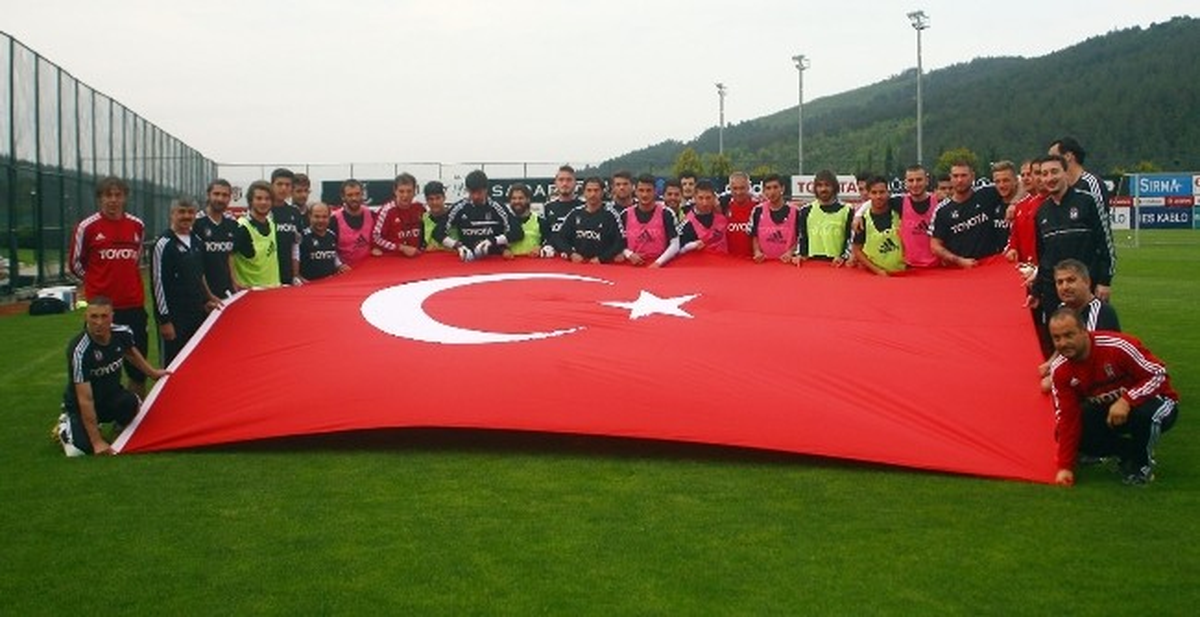 Beşiktaş Antrenmanında 23 Nisan Heyecanı