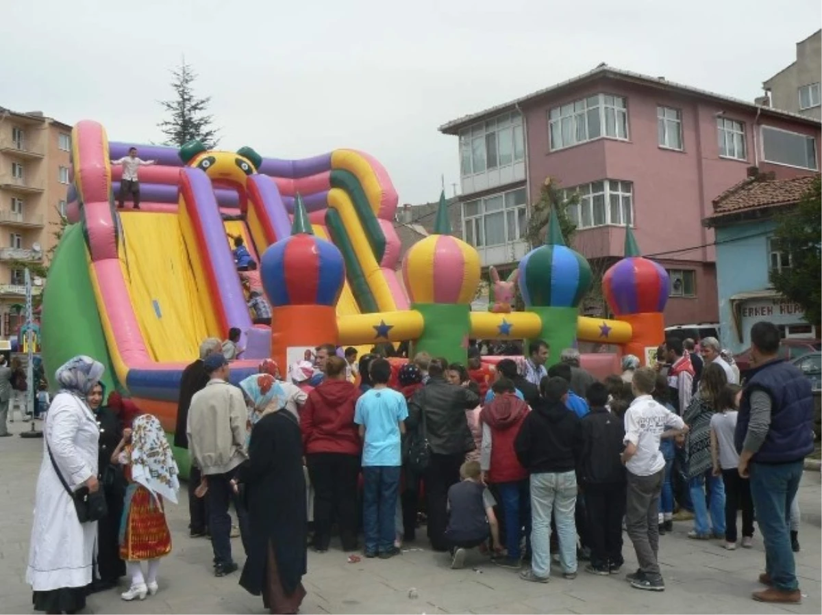 Bozüyük\'teki "Çocuk Festivali" Büyük İlgi Gördü