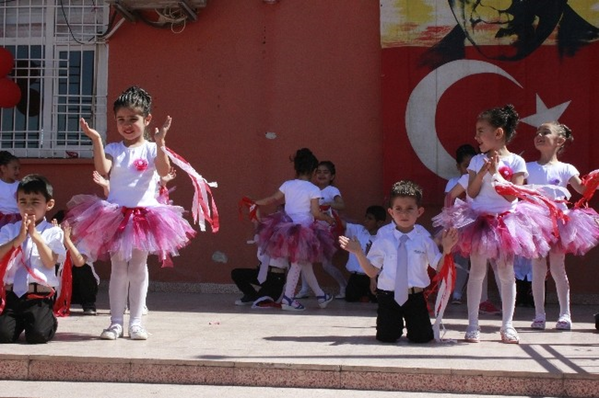 Ceylanpınar\'da 23 Nisan Coşkusu