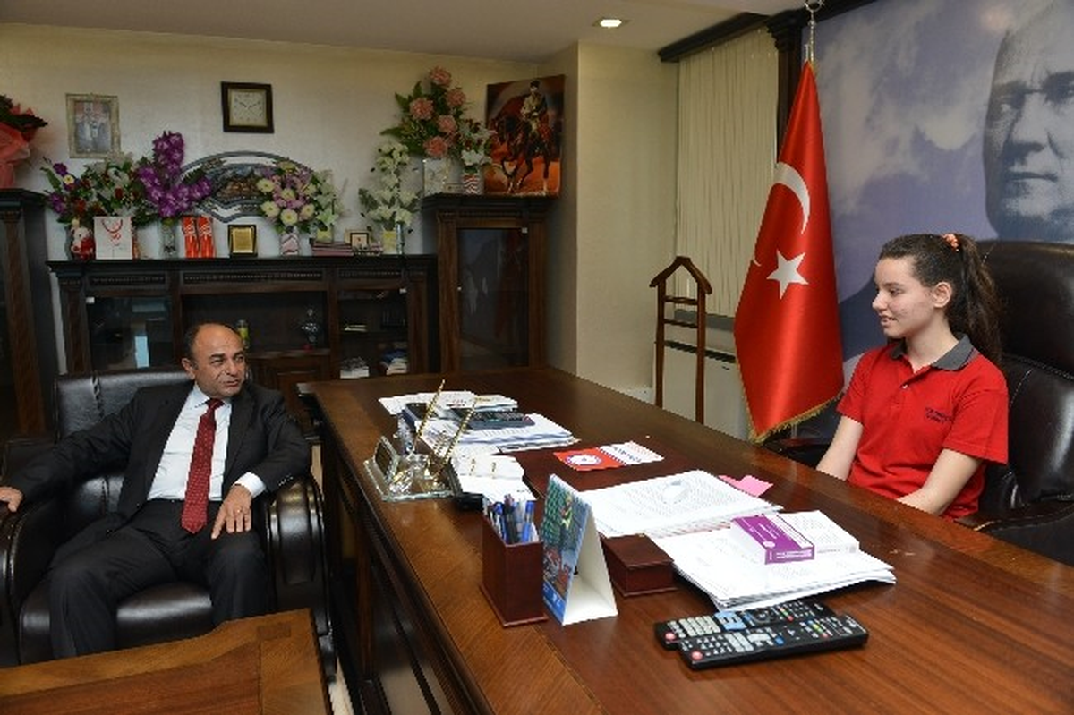 Çiğli\'de 23 Nisan Başkanı Gizem, "Kültür ve Sanat" İstedi