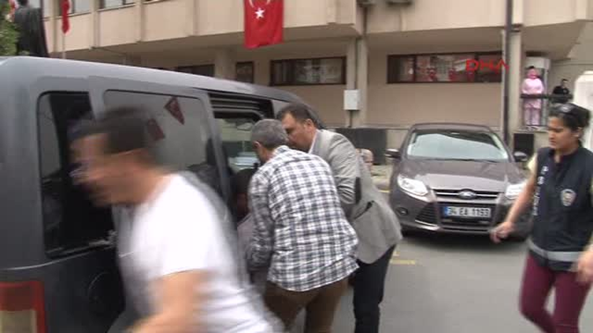 Çocuk Eylemci Sağlık Kontrolüne Böyle Götürüldü