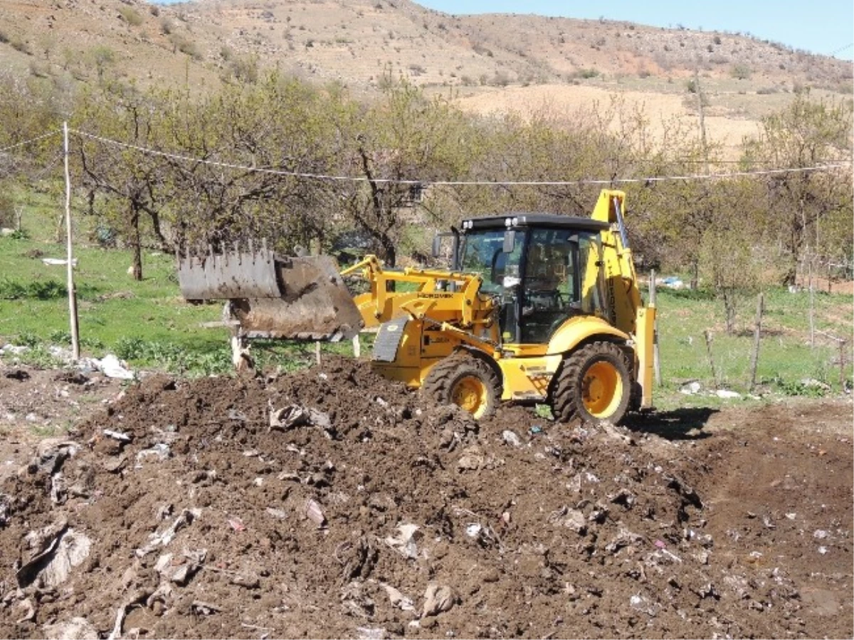 Kadiruşağı Mahallesi\'nde Temizlik ve Kanal Açma Çalışması