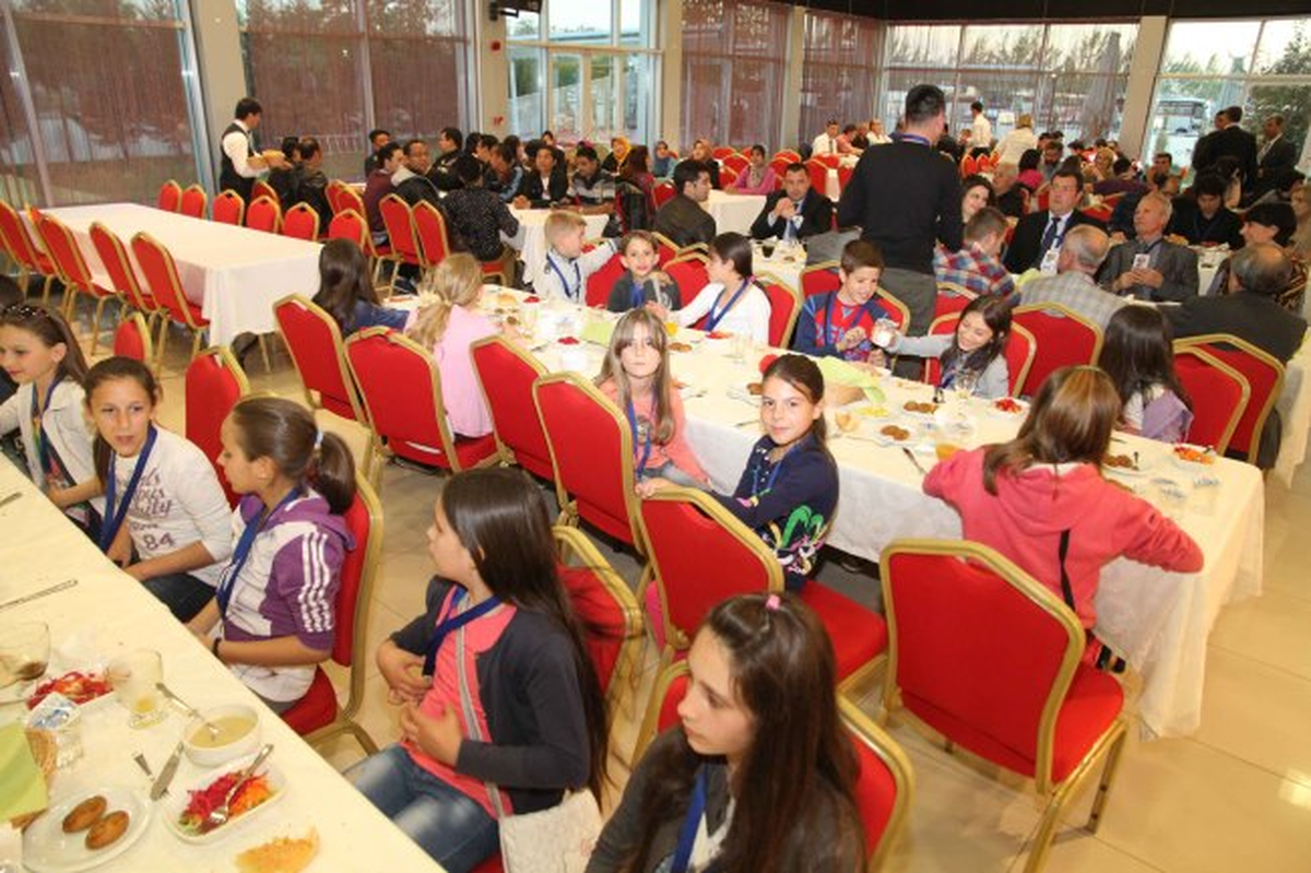 Misafir Ülke Grup Liderleri Yemekte Buluştu