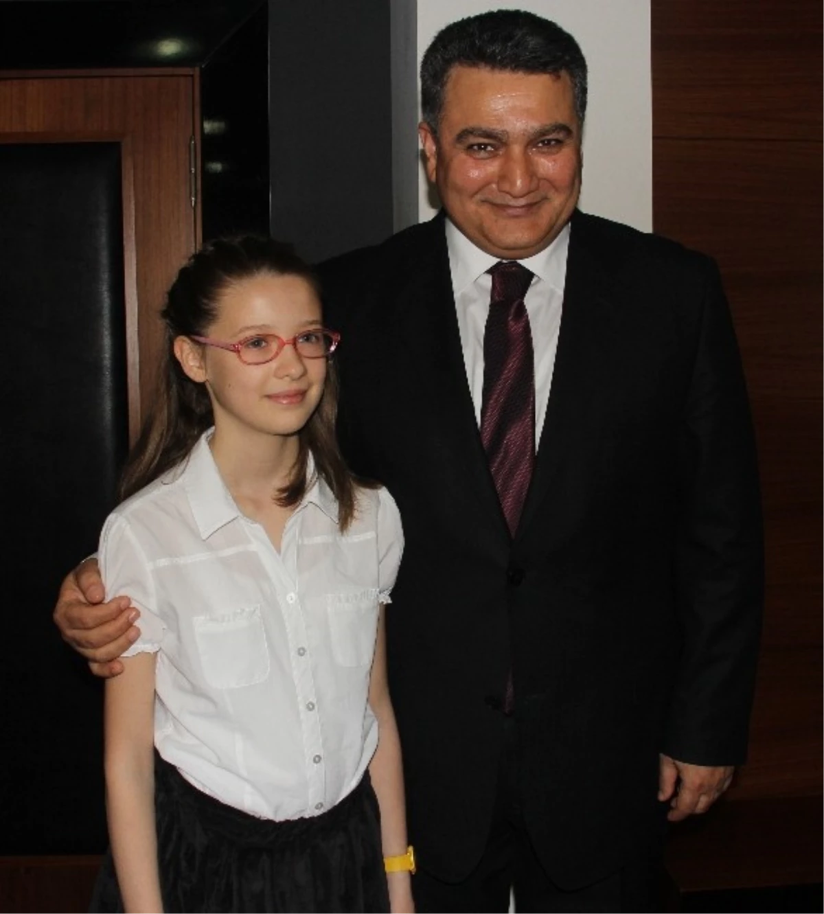 Adana Emniyet Müdürü Koltuğuna Rus Uyruklu Öğrenci Oturdu