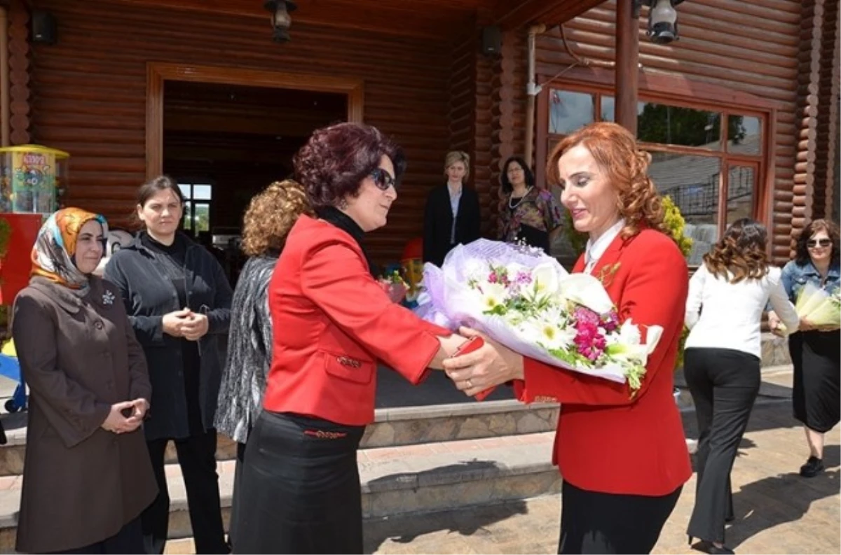 Polis Eşlerinden Şehit ve Gaziler İçin Dayanışma Çayı