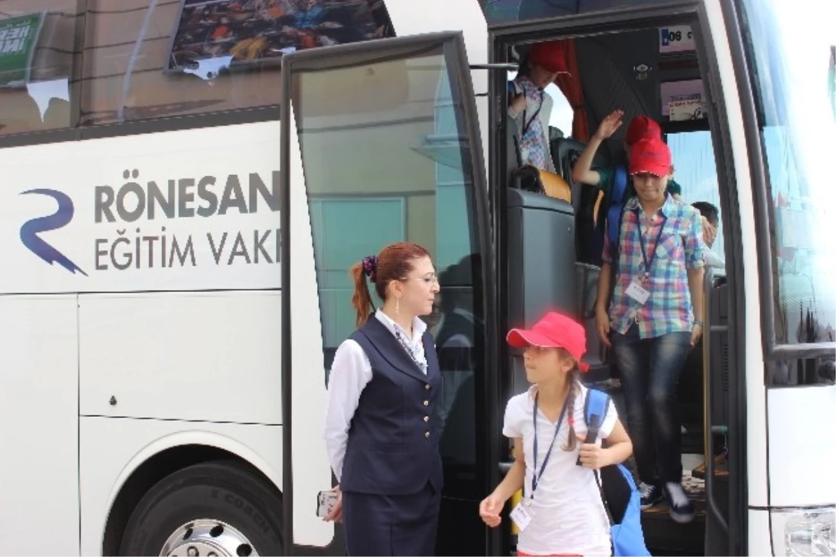 Rönesans Eğitim Vakfı, Samsun-Asarcık Yibo Öğrencilerini Ankara\'da Ağırladı