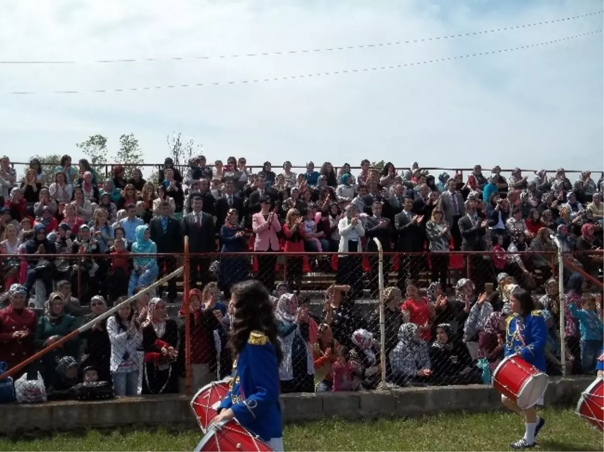 Saltukova\'da 23 Nisan Ulusal Egemenlik ve Çocuk Bayramı Coşkusu