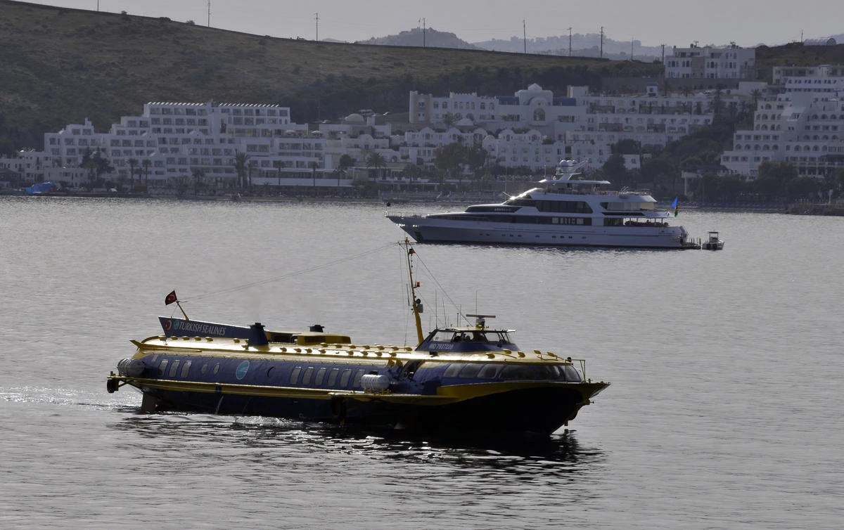 Yunan Sahil Güvenlik Ekiplerinin Tekneye Ateş Açması