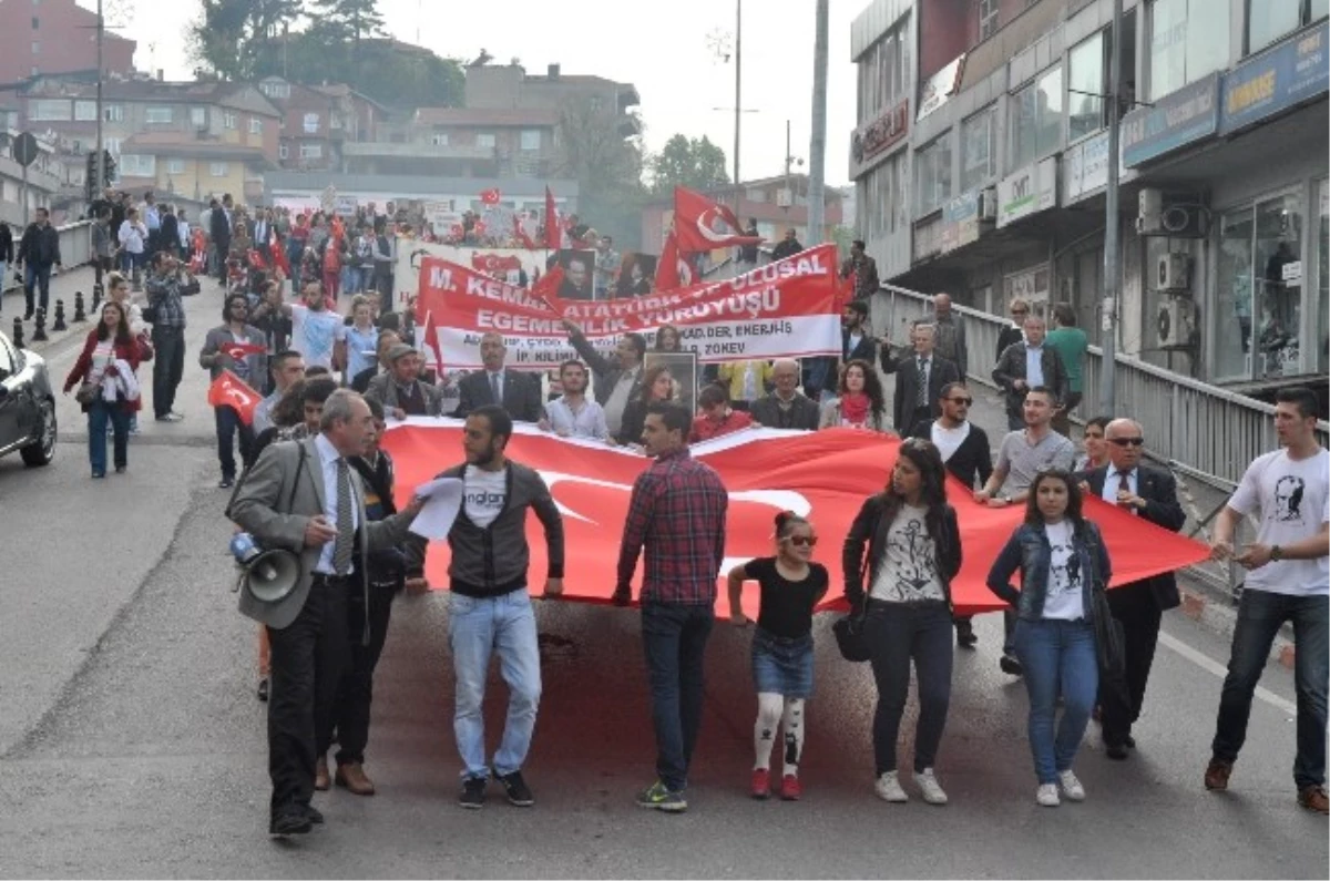 Zonguldak\'ta Türk Bayraklı Yürüyüş