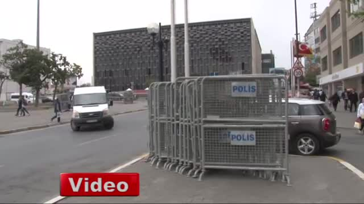 1 Mayıs Bariyerleri Taksim\'e Götürüldü