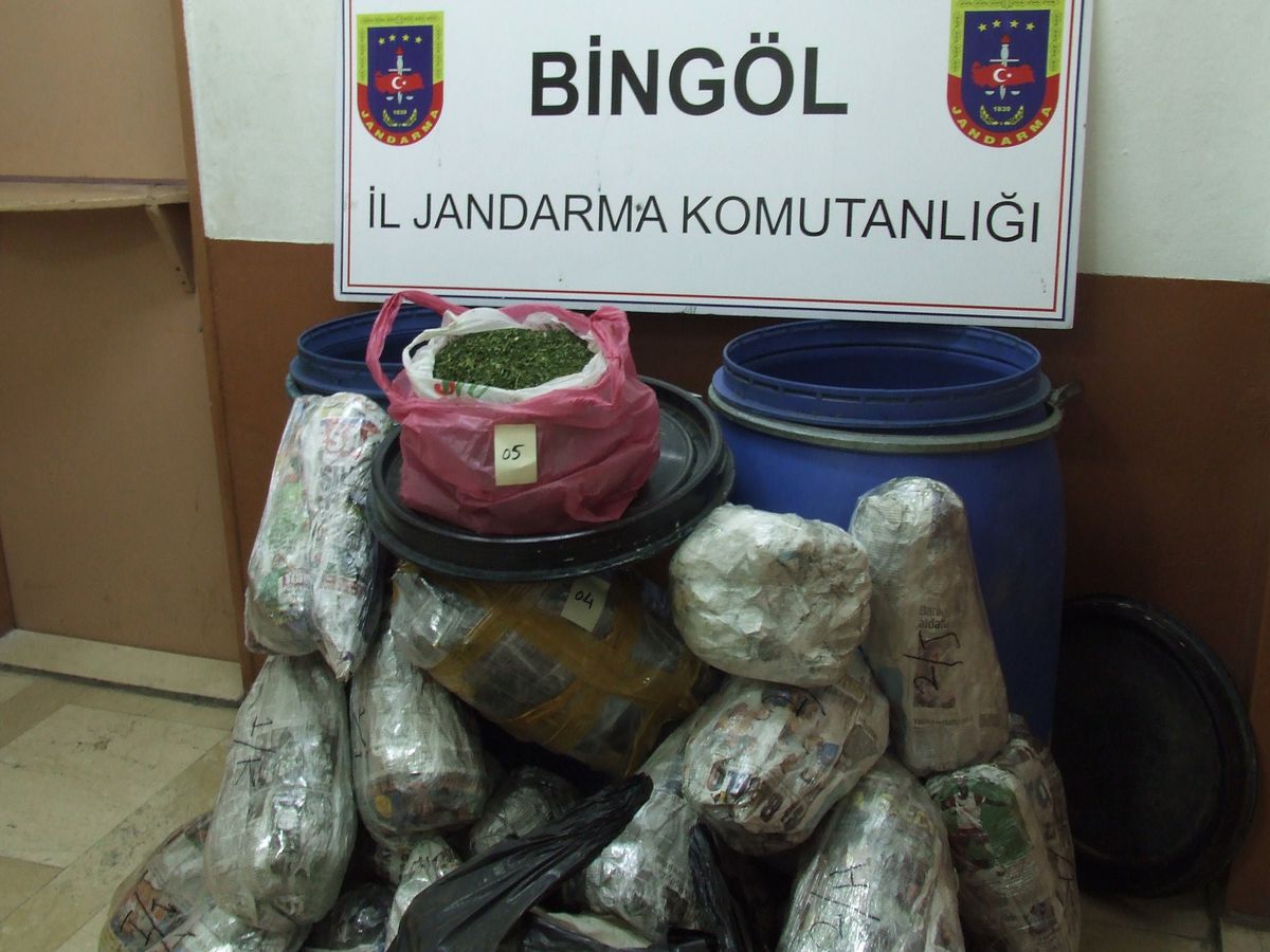 Bingöl\'de 15 Kilogram Esrar Ele Geçirildi