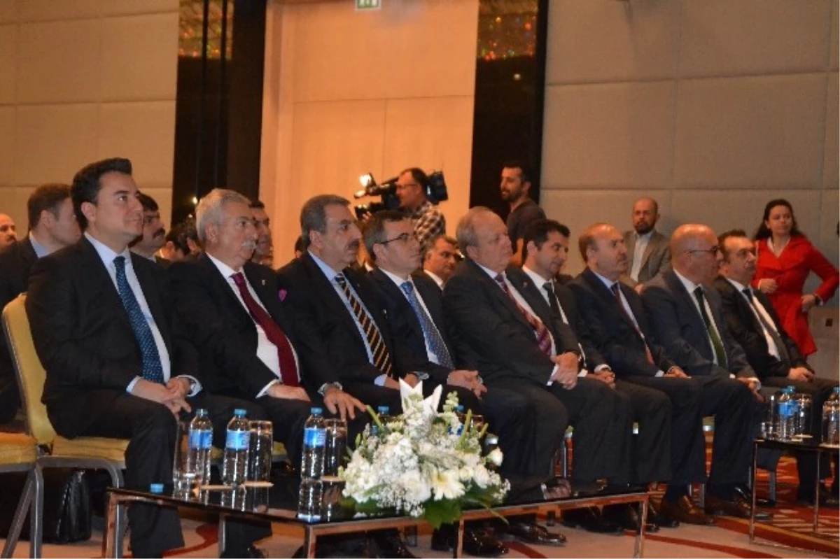 Başbakan Yardımcısı Babacan, Ekonomi Muhabirleri Basın Başarı Ödülü Törenine Katıldı