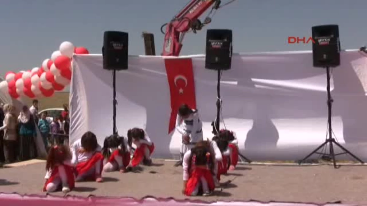 Viranşehir\'de Çadır Kentte 12 Derslikli İlkokul Açıldı