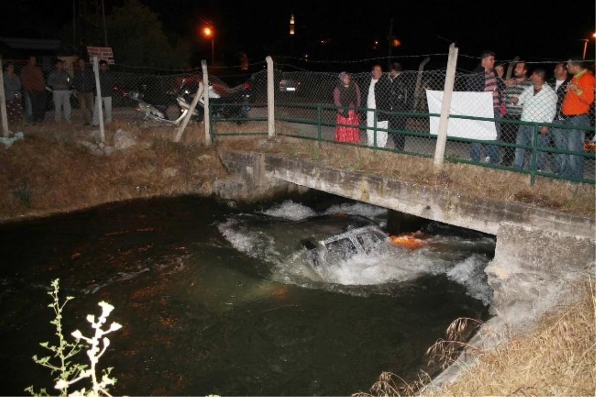 Fethiye\'de Otomobil Sulama Kanalına Uçtu: 1 Ölü, 1 Yaralı