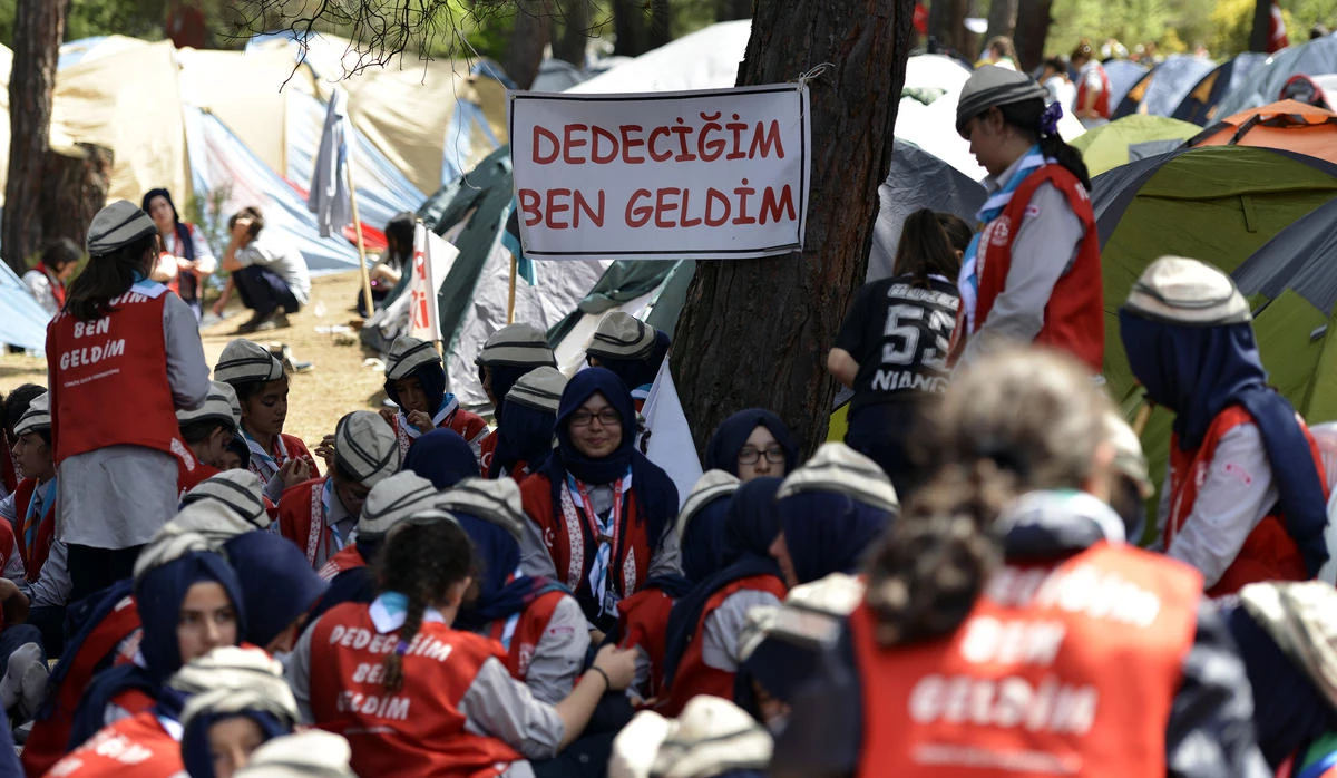 Gençler, "57. Alay Yürüyüşü" İçin Toplanıyor