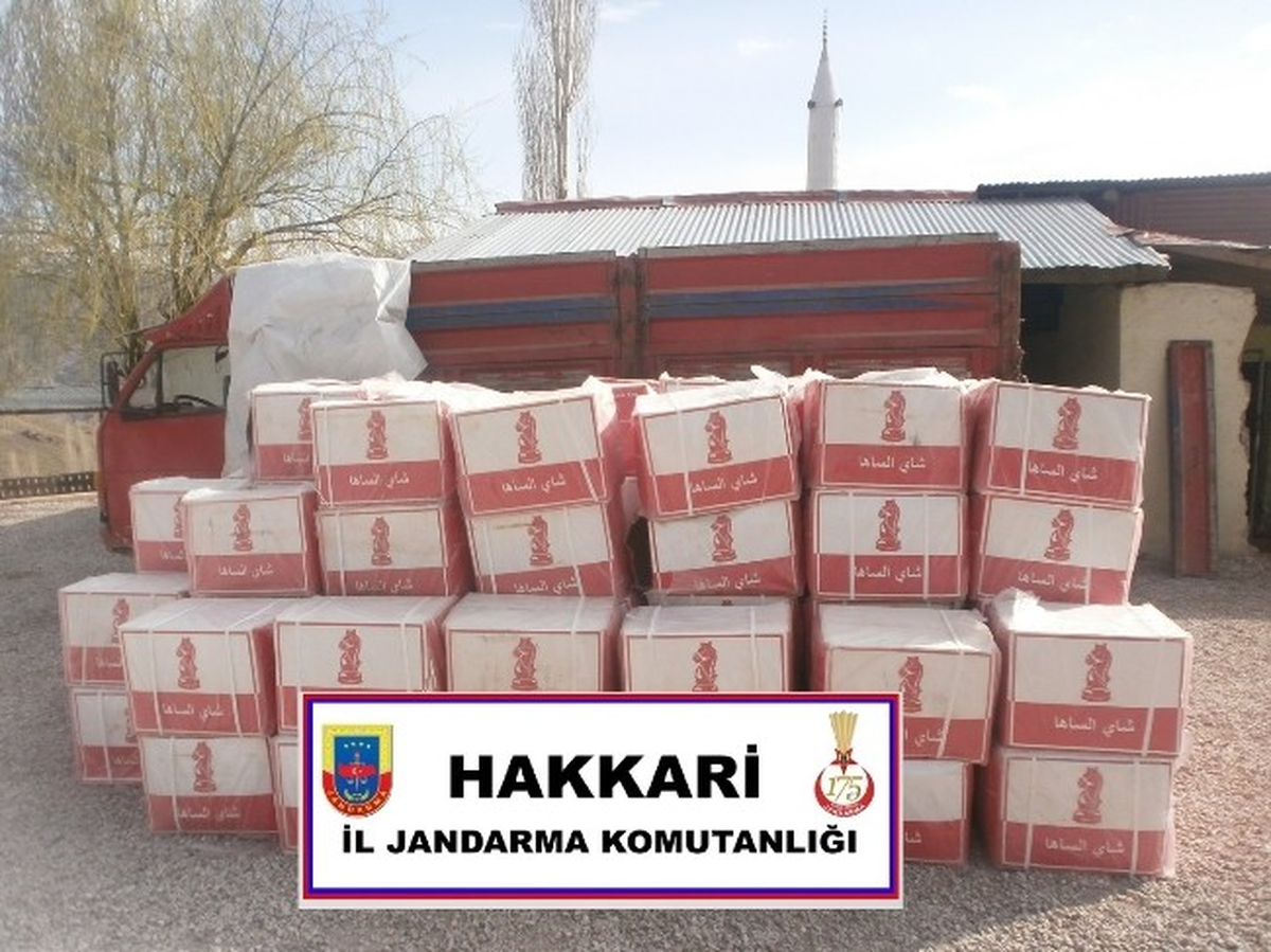 Hakkari\'de 2 Ton 800 Kilo Kaçak Çay Ele Geçirildi