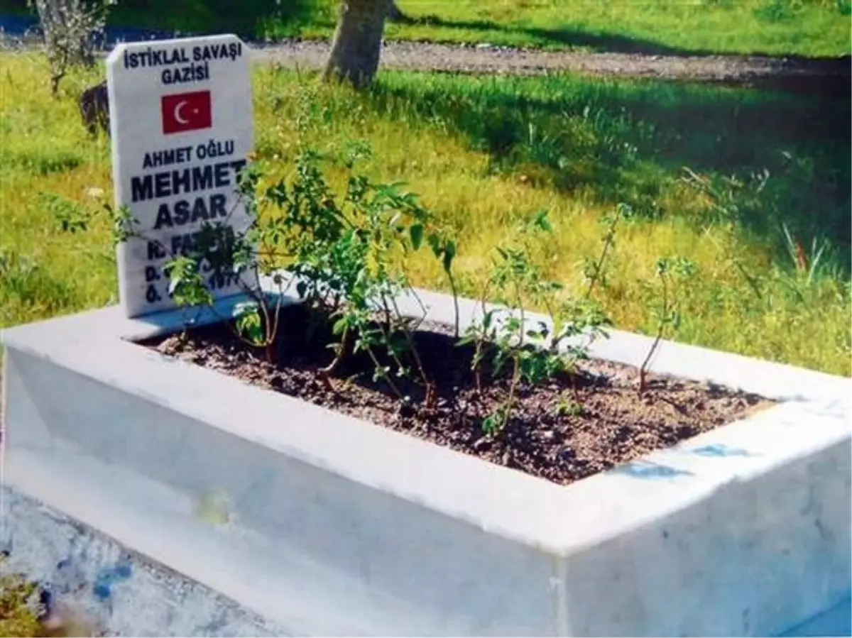 İstiklal Gazisinin Mezarı Yeniden Düzenlendi