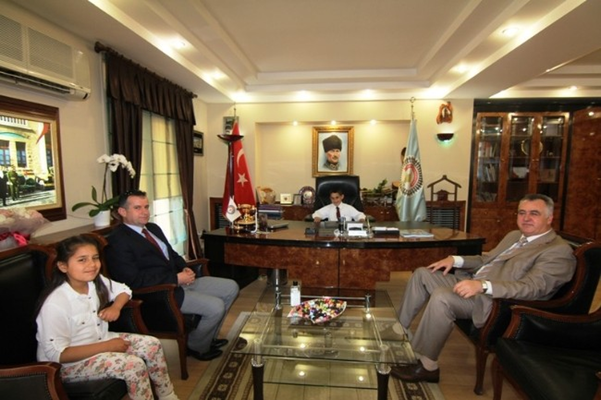 Kırklareli\'de Başkanlık Koltuğunu Çocuklar Devraldı