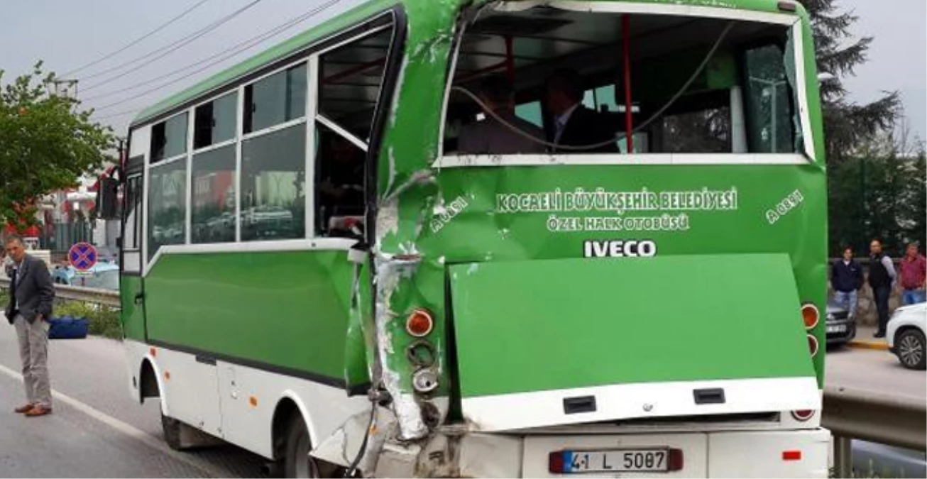 Kocaeli\'nde Kamyon Halk Otobüsüne Arkadan Çarptı: 6 Yaralı