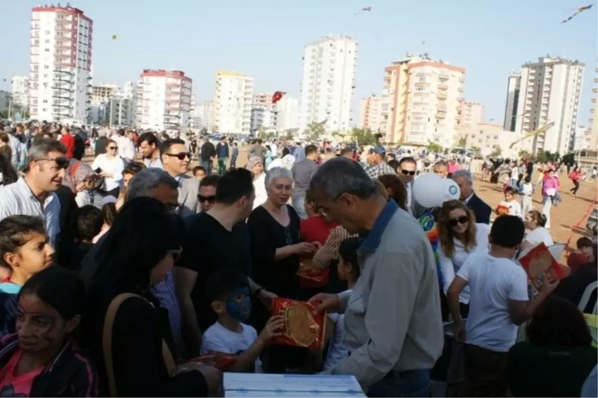 Mezitli Belediyesinden Çocuklara Uçurtma Şenliği