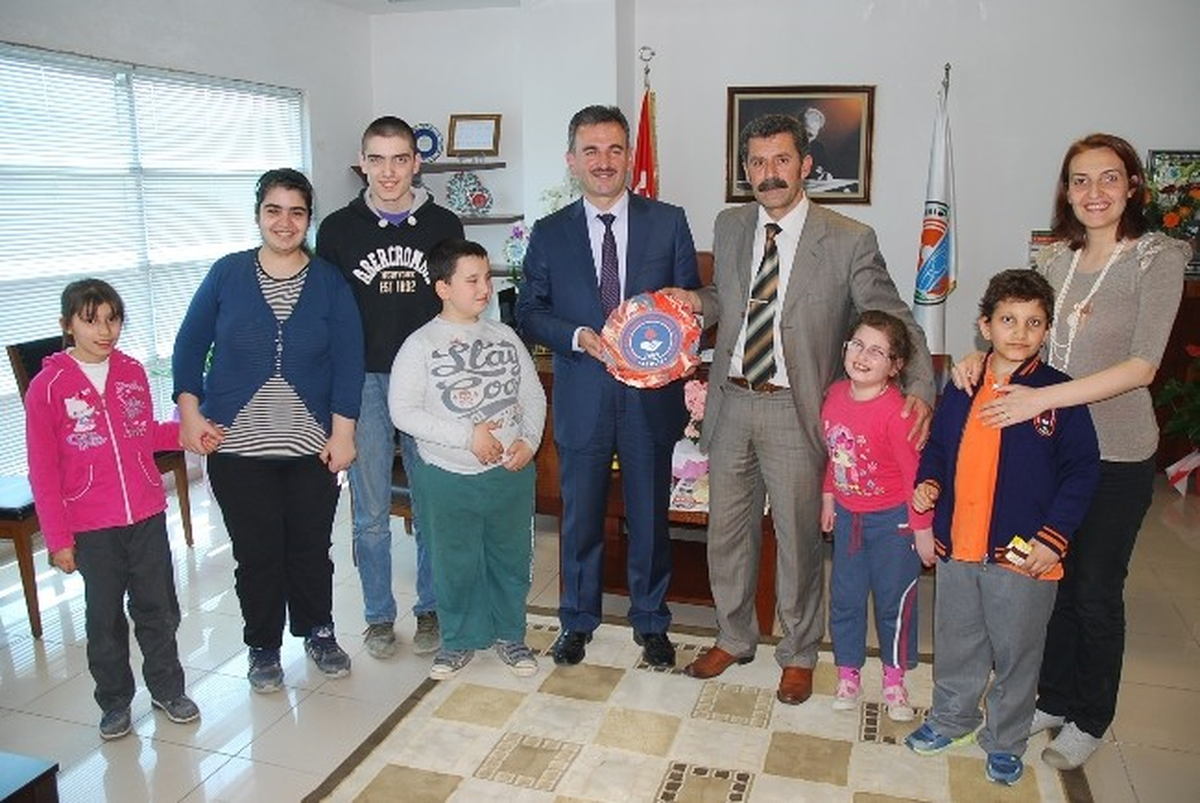 Özel Öğrencilerden Yılmaz\'a Teşekkür