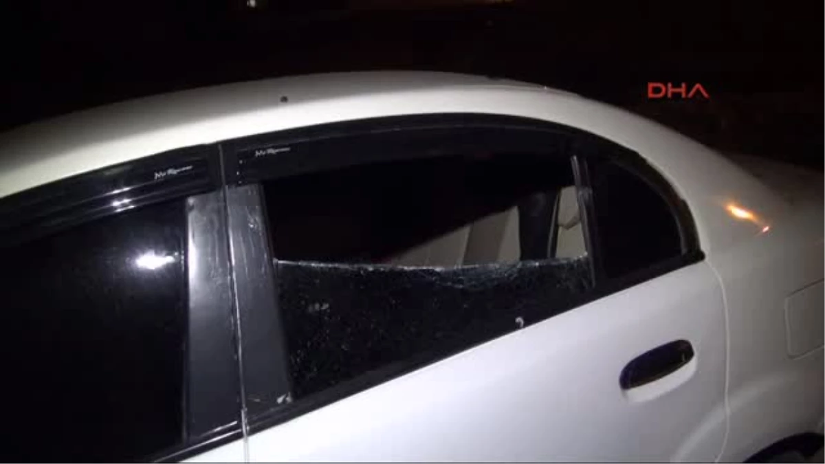 Şanlıurfa\'da Kavgada 3 Otomobilin Camları Kırıldı