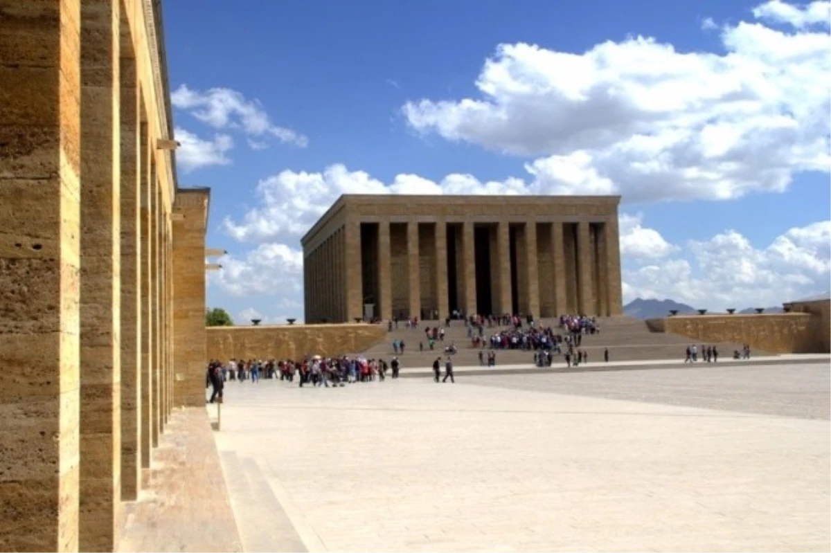 Şehit Mustafa Özen İlkokulu\'ndan Anıtkabir Ziyareti