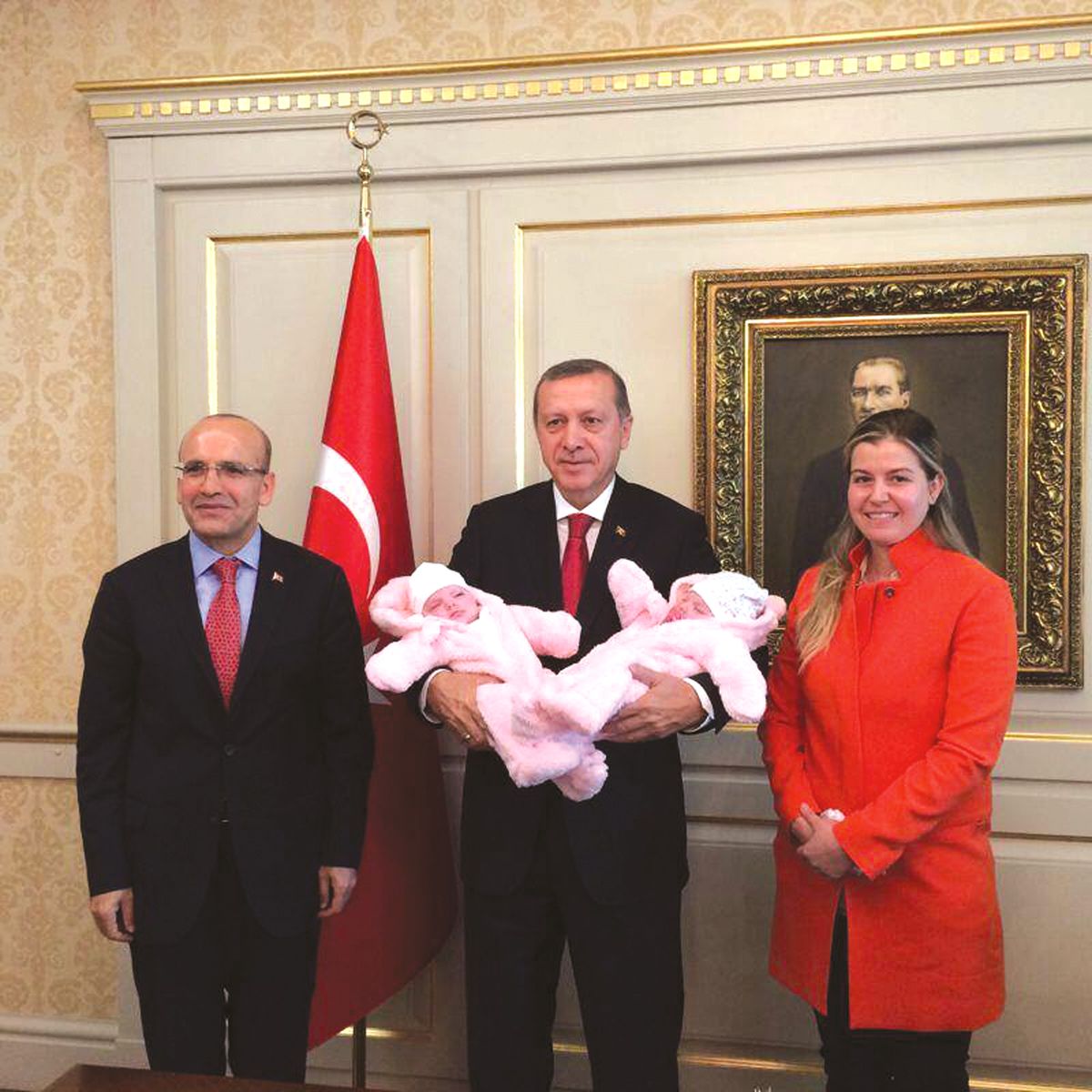 Şimşek\'ten Başbakan\'a İkiz Sürpriz