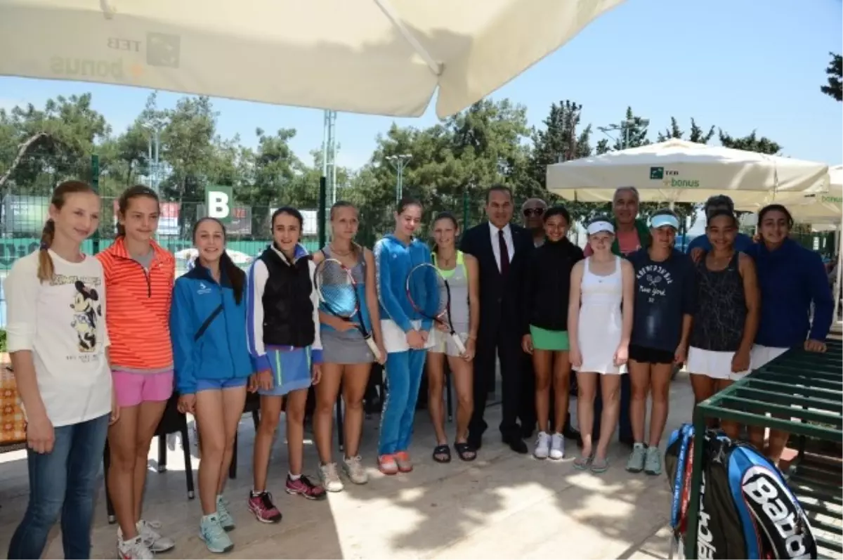 Sözlü Adana Tenis Dağ ve Su Sporları Kulübü\'nde