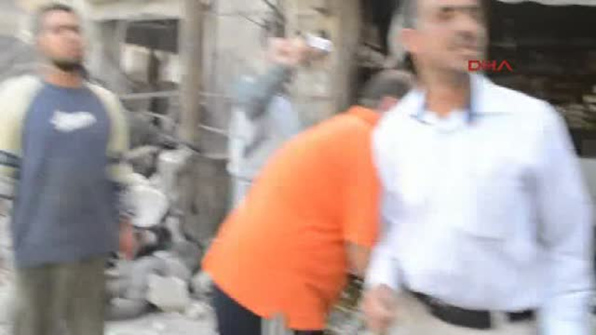 Suriye\'den Türkiye Sınırına 35 Kilometre Uzakta Füzeli Saldırı: 25 Ölü